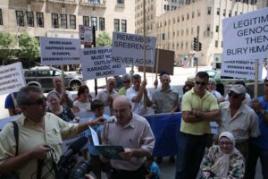 Srebrenica-Demonstrations-Chicago-2012_7418