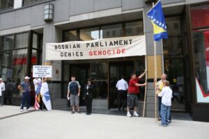 Srebrenica-Demonstrations-Chicago-2011_9318